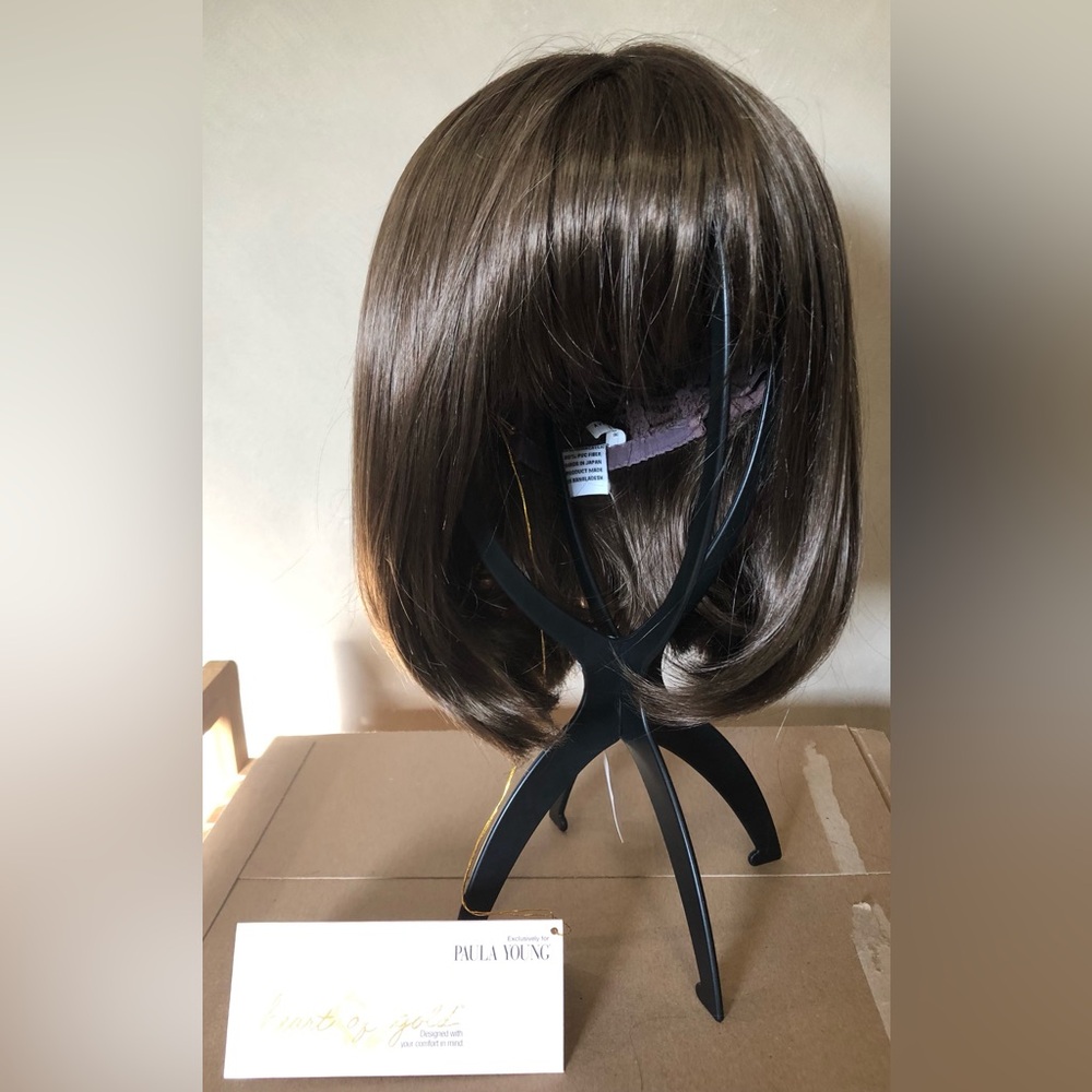 RARE! NWT Paula Young 
Heart of Gold” “ Promise”Bob Wig